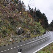 Netze schützen künftig vor Steinschlag auf L 50