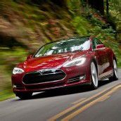 Tesla bringt E-Limousine mit 500 Kilometern Reichweite