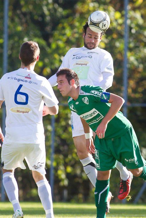 Fussball, Landesliga, 13. Spieltag, SV Lochau - FC Lauterach, Pablo Chinchilla, Sebastian Beer