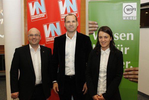 Gastgeber mit Referent: Michael Märk mit Holger J. Schmidt und Katharina Herbst (v. l.). FOTOS: VN/M. Zudrell