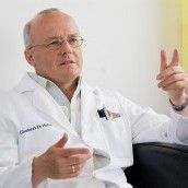 Plötzlich kommt man mit blutigen Händen zu sich