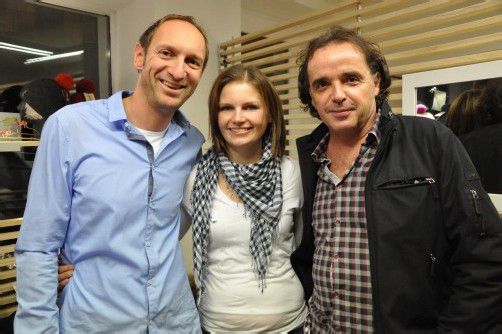 Hatten Grund zum Feiern: Geschäftsbetreiber Martin Kepplinger (l.) mit Freundin Sabine und Rudi Fitz. FotoS: CM