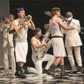 Ensemble Sonus Brass begeistert mit Jugendprojekt „Des Kaisers neue Kleider“