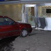 Täter wollten mit Auto einbrechen