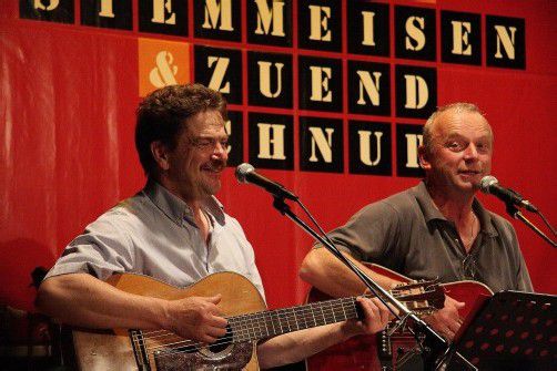 Vom 7. bis 10. November geht im Hohenemser Löwensaal das 2. Mundart-Festival „All’s Dialekt“ über die Bühne. Für das Festival geben Hermann Stadelmann & Ulli Troy eines ihrer ganz seltenen Konzerte. foto: mshh