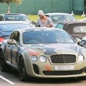 Balotelli fährt Bentley im Militärlook
