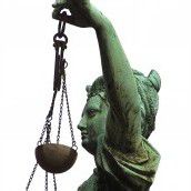 Justiz gefordert Vertrauen am Tiefpunkt /b1