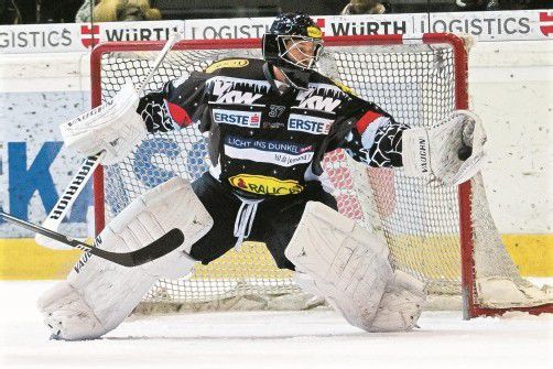 DEC-Goalie Patrick DesRochers ist gefordert – der Coach fordert eine klare Steigerung. Foto: Steurer