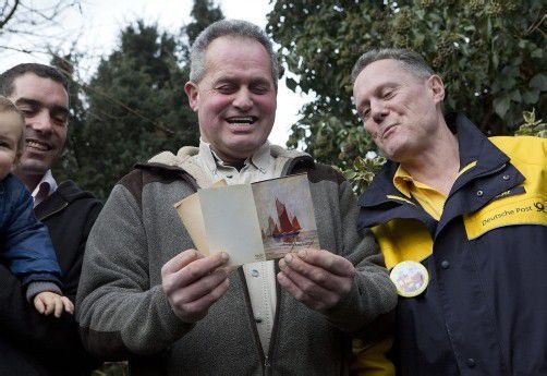 Der Mühlheimer ist bundesweit der erste Familienangehörige, der nun den originalen Weihnachtsbrief erhalten hat. Foto: epa