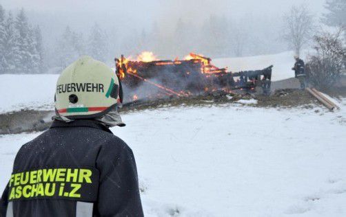 Die Hütte im Zillertal brannte vollständig ab. Foto: APA