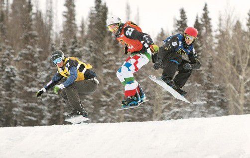 Michael „Gino“ Hämmerle (l.) macht gegen Luca Matteotti und Andy Fischer eine gute Figur. Foto: gepa