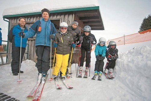 Nicht nur bei Kindern beliebt: Die Pisten im Skigebiet Schneiderkopf in Buch. Fotos: VN/Hartinger