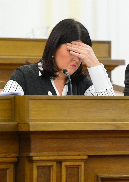 Salzburgs Landeshauptfrau Burgstaller: Wäre einzig der Rücktritt ein Gebot der Stunde? Foto: DAPD