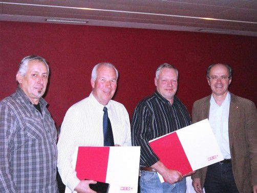 Seit 50 Jahren bei der Brauerei Fohrenburg: Richard Burtscher und Ludwig Kessler. Foto: fohrenburger