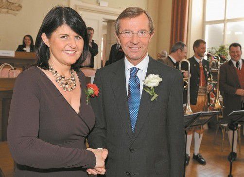 Spekulationen kosten Salzburg 340 Millionen Euro und die Zusammenarbeit von SPÖ-LH Burgstaller (l.) und ÖVP-Vize Haslauer. Foto: APA