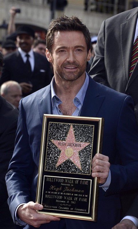 Stolz präsentiert Jackman seinen Stern.