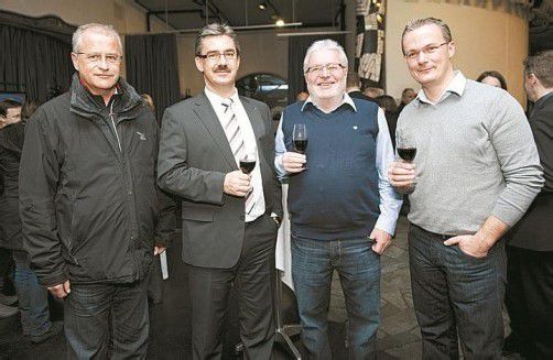 Von der Ortsgemeinde Thal: Ruedi Kreutzer (l.) mit Bürgermeister Robert Raths sowie Werner Herzog und Simon Diezir.