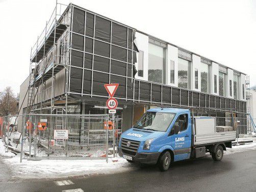 Vor dem Abschluss stehen die Arbeiten am Pfarrzentrum . Foto: SM
