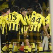 Schalke und der BVB jubeln