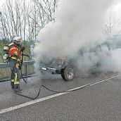 Auto brannte auf Autobahn aus