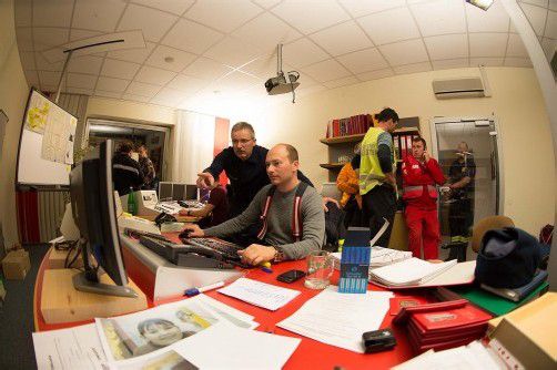 Über 100 Mitarbeiter von Polizei, Feuerwehr und Rotem Kreuz waren bei der Suchaktion im Einsatz. Foto: Feuerwehr Kremsmünster