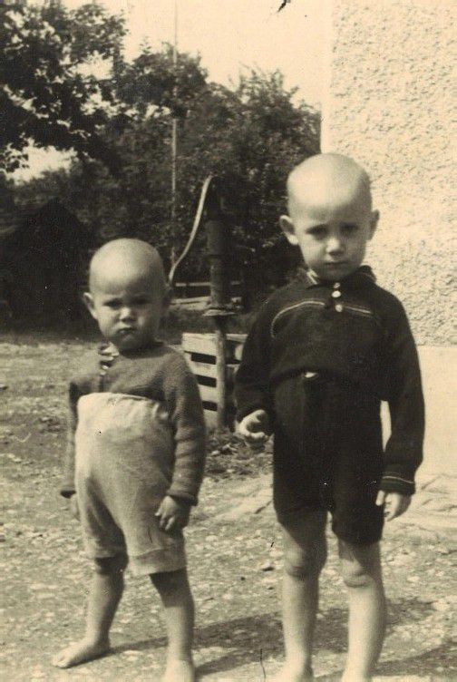 1944