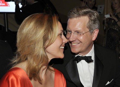 Christian und Bettina Wulff galten lange als das Glamourpaar der deutschen Politik, nun ist es aus. Foto: EPA