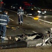 Hubschrauber stürzt auf Autobahn – Pilot tot