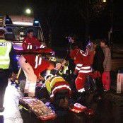 Mann an Schutzweg von Auto erfasst