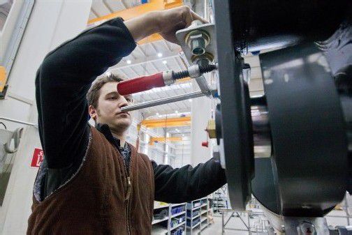 Die Bank Austria erwartet für heuer eine Besserung der Wirtschaftslage. Die Stimmung in der Industrie hat sich aufgehellt. Foto: VN/Steurer