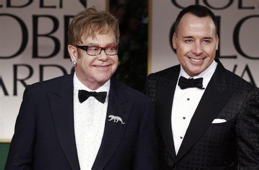 Die beiden Söhne von Elton John und David Furnish wurden von einer Leihmutter zur Welt gebracht.
