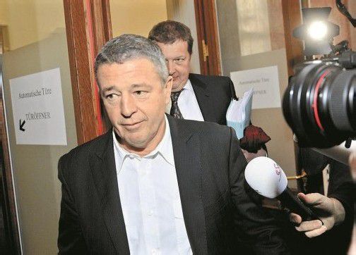 Gernot Rumpold im vergangenen März beim Verlassen des Korruptions-
U-Ausschusses im Parlament. Foto: DAPD