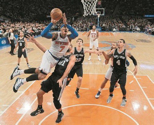 Knicks-Forward Carmelo Anthony setzt sich energisch durch. Foto: Ap