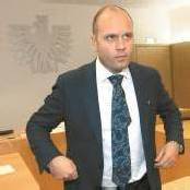 Scheuch büßt Richterbeschimpfung