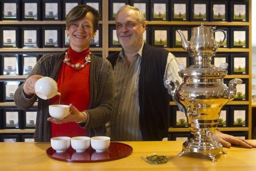 Michaela und Harald Moosbrugger sind nicht nur Händler, sie lieben ihre Produkte. Fotos: VN/Hartinger