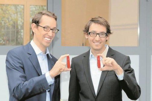 Robert (l.) und Max entwickelten zusammen das DNS-Echtheitszertifikat. Foto: Thomas Langholz/ETH Zürich