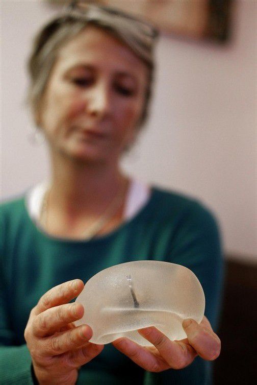 Stein des Anstoßes sind Brustimplantate dieser Art. Foto: dapd