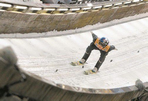 Titel verteidigt, Gregor Schlierenzauer hat dem großen Druck standgehalten. Foto: apa