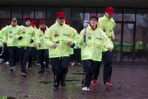 Vor dem Landhaus in Bregenz ging der Fackellauf der Special Olympioniken los. Die Zielankunft war in Bludenz. Foto: hartinger
