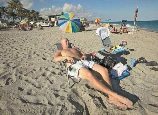 Werden Singles im Urlaub abgezockt? Saftige Preisaufschläge legen die Vermutung nahe. Foto: ap