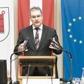 Als Föderalist plädiert Mayer für eine Verlagerung der Steuerhoheit