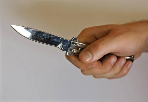 Der Haupttäter organisierte sich ein Butterfly-Messer. Foto: Symbol/mk
