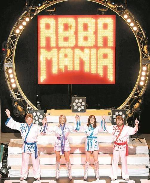 Die Kultshow „Abba Mania“ bringt das Feeling der echten „Abba“-Konzerte authentisch auf die Bühne. Foto: Showfactory