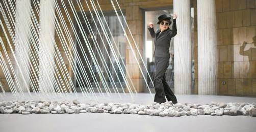 Die große Ausstellung von Yoko Ono in der Schirn-Kunsthalle in Frankfurt (bis 12. Mai) kommt (ab 20. Oktober) in die Kunsthalle Krems. Foto: EPA