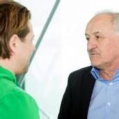 Trainer auf dem Karren