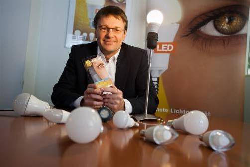 Geschäftsführer Detlef Mikulsky hat die Lampen von Ledon erfolgreich am Markt platziert. Foto: vn/hartinger