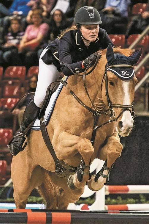 Laura Sutterlüty auf Saphir VIII gelang beim Grand Prix in Manerbio die Qualifikation für die Junioren-EM in Spanien Foto: privat