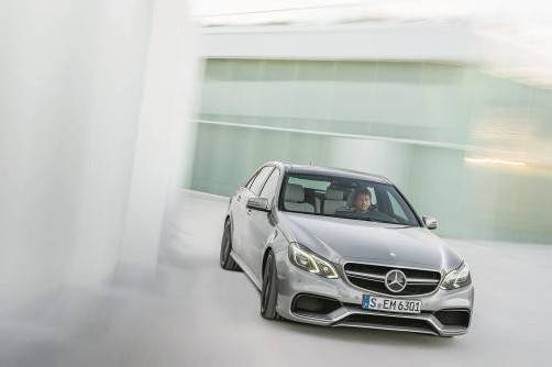 Mercedes-AMG legt noch ein Schäufelchen drauf: Der E 63 AMG leistet in der Top-Version (S-Modell) jetzt 585 PS. Fotos: werk