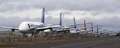 Nach einer Pannenserie muss Boeings Dreamliner am Boden bleiben. Der Prestigeflieger absolvierte jetzt wieder erste Testflüge.