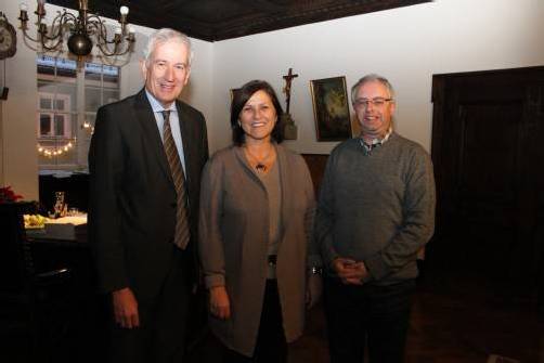 Anita Leonhartsberger-Schrott und Wolfgang Strauß (Hilfswerk) freuten sich über die Spenden.
